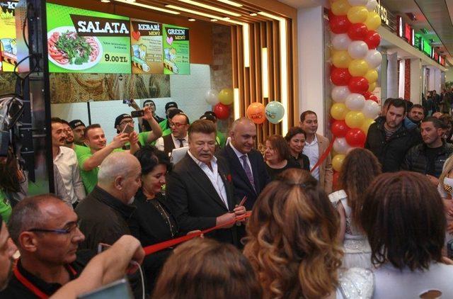 Yerli Restoran Zinciri, 13’üncü Şubesini İstanbul’a Açtı