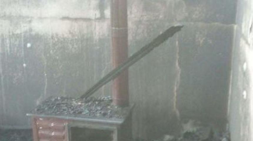 &Ccedil;akmakla Oynayan &Ccedil;ocuklar Evi K&uuml;l Etti