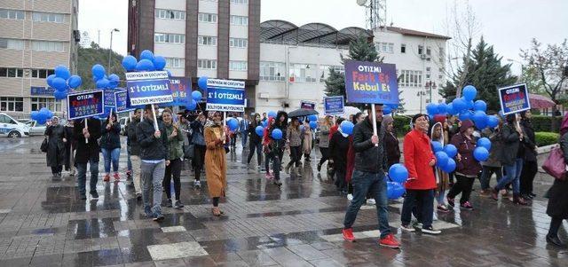 Otizmi Yürüyüşle Hatırlattılar