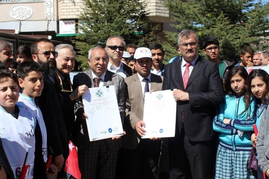 Van&rsquo;da Resim Sergisinde D&uuml;nya Rekoru Kırıldı