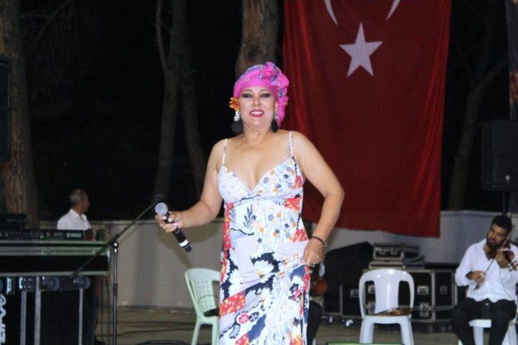 Amfi Tiyatro’da Romanlardan Renkli Gece G5