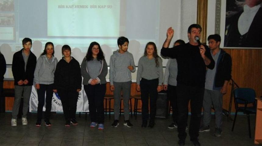 &Uuml;nl&uuml; Oyuncu İğdig&uuml;l, Bayrami&ccedil;&rsquo;te &Ouml;ğrencilere Seminer Verdi