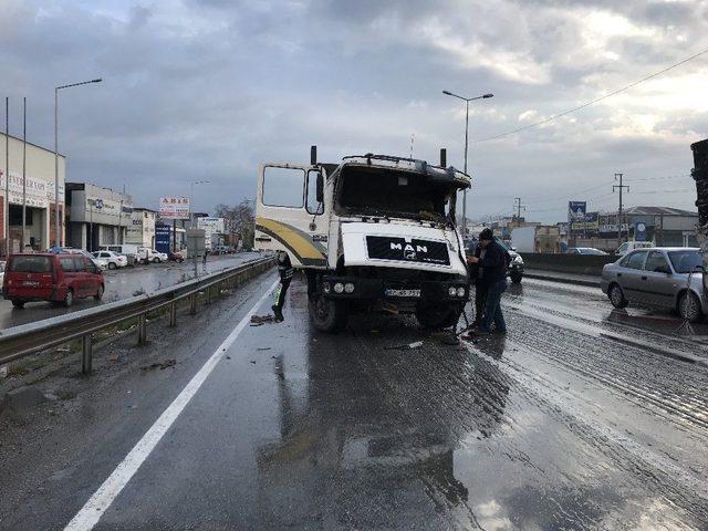 Sakarya’da Zincirleme Trafik Kazası: 1 Yaralı