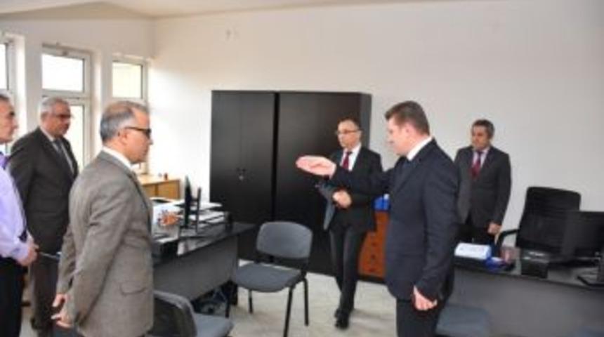 Vali Çeber, İl Nüfus Müdürlüğünü Ziyaret Etti