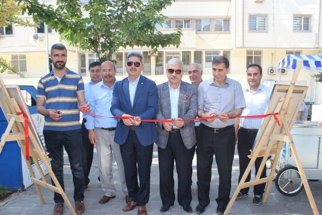 Lise &Ouml;ğrencisinden Resim Sergisi