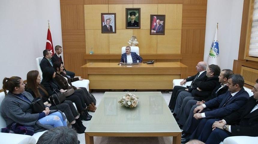 Başkan Toçoğlu, Ak Parti Erenler İlçe Teşkilatı İle Bir Araya Geldi