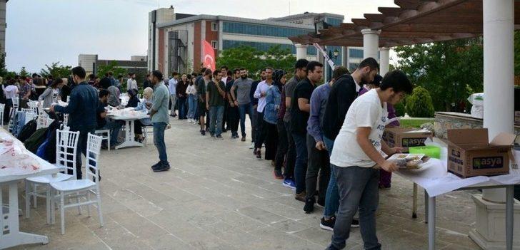 Çomü Ve Hüseyin Akif Terzioğlu Şevkat Yuvası Vakfı İle Her Akşam Öğrencilere İftar İkramı G3