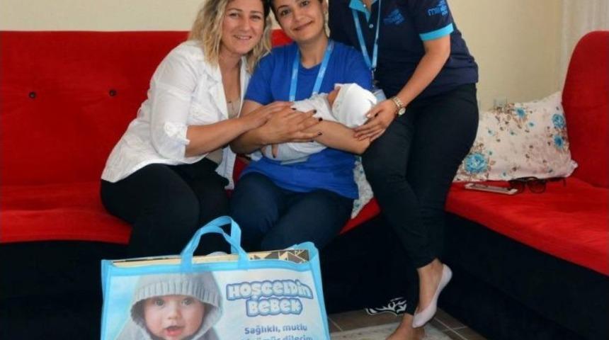 Aliağa&rsquo;da Yeni Doğan Bebeklere &ldquo;hoş Geldin&rdquo; Hediyesi