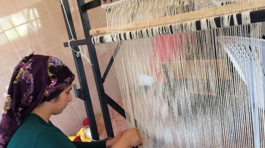 Kilim Dokuma Kurslarına Osmaniyeli Kadınlardan B&uuml;y&uuml;k İlgi