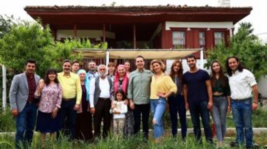 &ldquo;kalk Gidelim&rdquo; Yazın Da G&uuml;ld&uuml;rmeye Devam Edecek