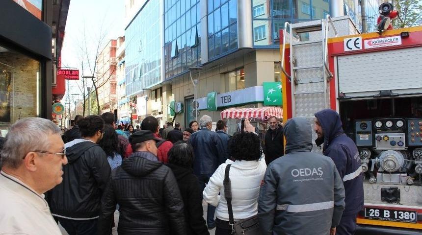 Yangın İhbarı İtfaiyeyi Harekete Ge&ccedil;irdi