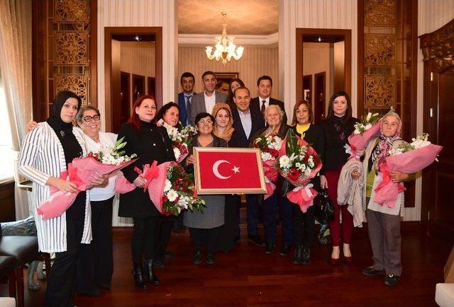 Sözlü’nün ‘içme Suyuna Zam Yok’ Kararına Kadın Muhtarlardan Teşekkür