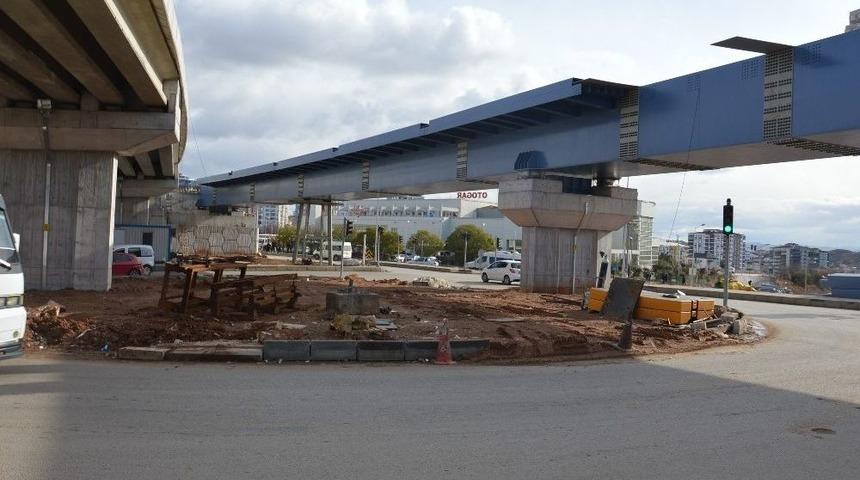 K&ouml;pr&uuml;l&uuml; Kavşakta Sona Yaklaşıldı