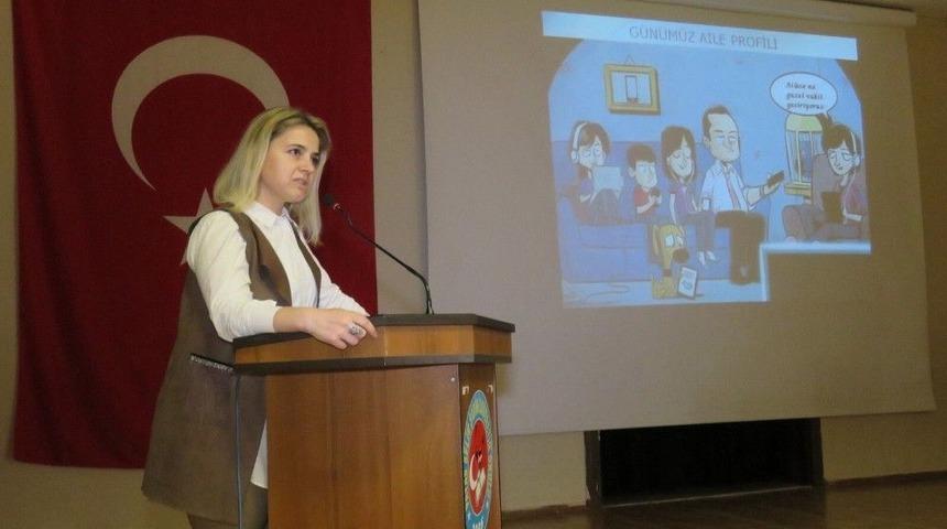 Payas &rsquo;ta &ldquo;sosyal Medya&rdquo; Eğitim Semineri
