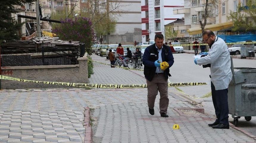 Eşine Ve Kayınvalidesine Kurşun Yağdırdı: 1 Ölü, 1 Ağır Yaralı
