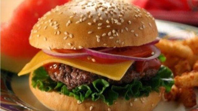 Anne Köftesinden Hamburger