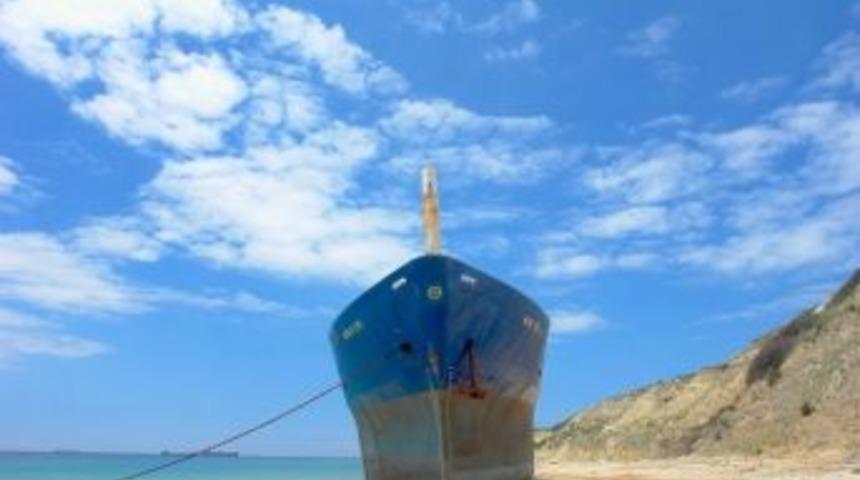 Karaya Oturan Gemi İ&ccedil;in Veda Partisi