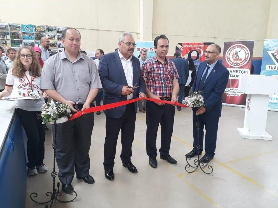 Gediz Mehmet&ccedil;ik Ortaokulu&rsquo;nda T&uuml;bitak 4006 Bilim Fuarı