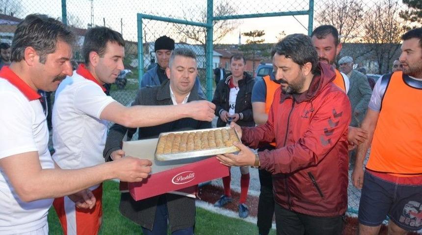 Bardak&ccedil;ı Mahallesi&rsquo;nde Halı Saha Hizmete Girdi