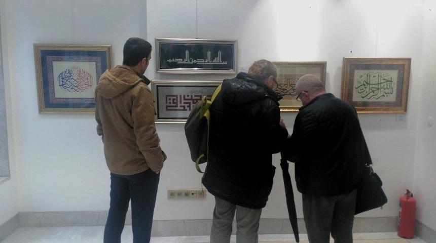 Besmele&rsquo;nin 41 Hali Bu Sergide Buluştu