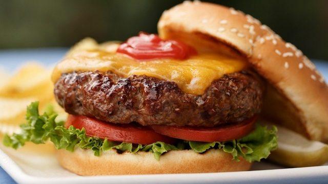 Evde Yapabileceğiniz 6 Lezzetli Hamburger Tarifi