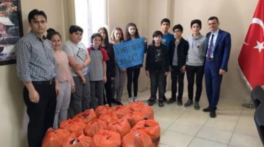 Biriktirdikleri Har&ccedil;lıklarla Ramazan Paketi Yaptırdılar