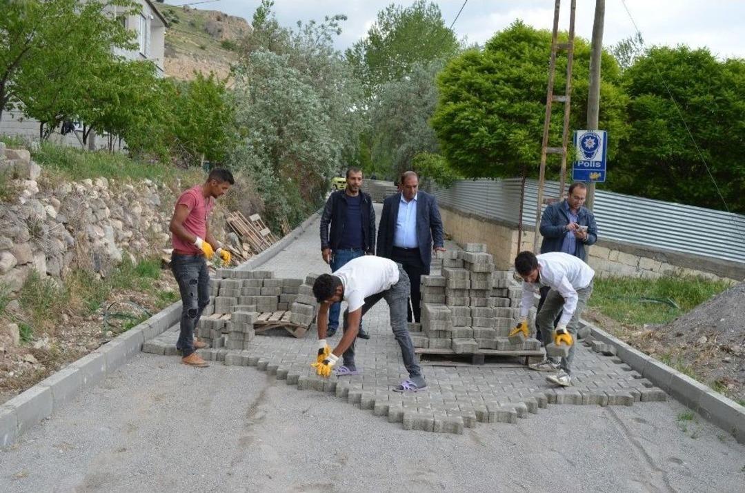 Adilcevaz&rsquo;da Parke Taşı D&ouml;şeme Ve Kaldırım Yenileme &Ccedil;alışması