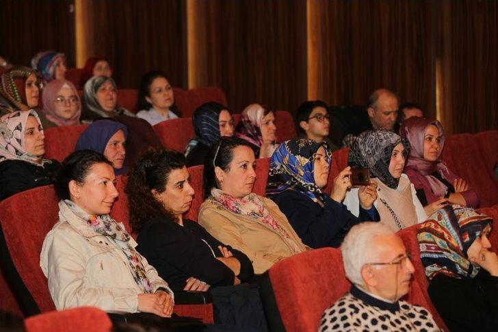 Adapazarı’nda ‘sağlıklı Yaşam, Gıda Ve Kanser İlişkisi’ Konulu Sempozyum Düzenlendi G3