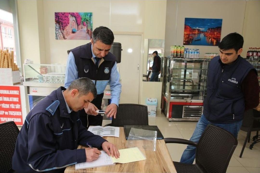 Adapazarında Zabıta Ve Polisten Okul &Ccedil;evresi Denetimi