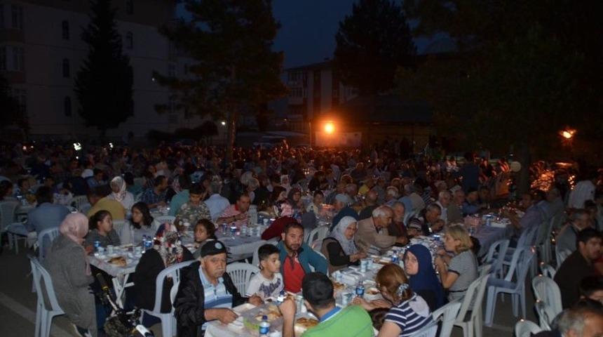 İftar Programları Aralıksız Devam Ediyor