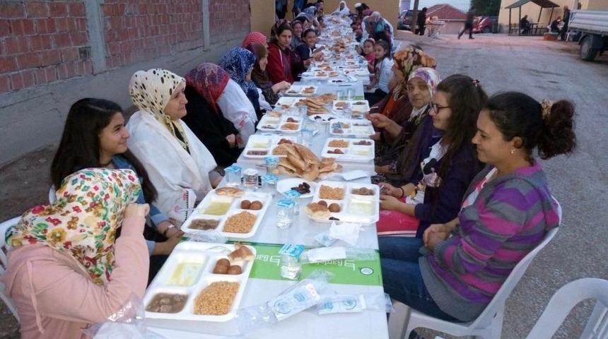 Odunpazarı Belediyesinden Her G&uuml;n Farklı Bir Yere İftar Yemeği