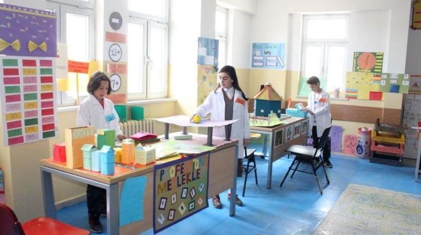 &Ouml;ğrenciler, Sanat Yoluyla İngilizce &Ouml;ğreniyor