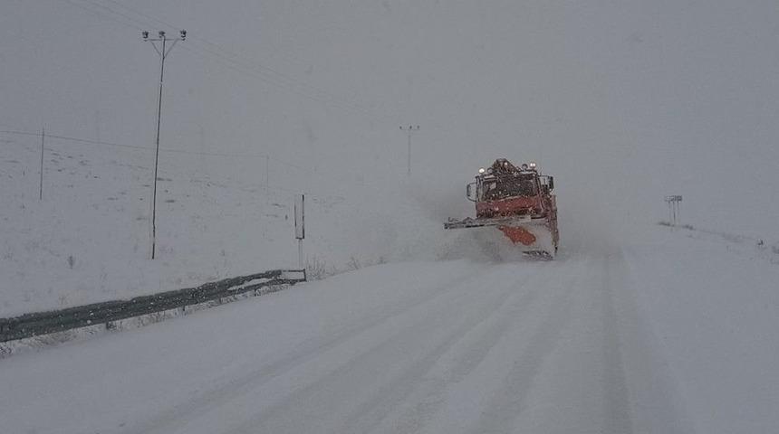 Van&rsquo;da Kar Yağışı Ve Sis