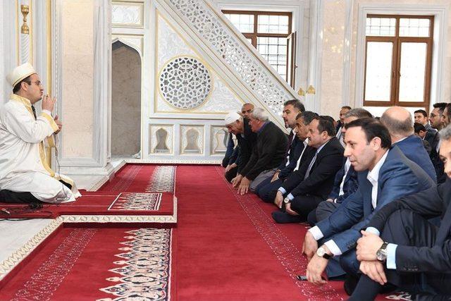 Esenyurt Piri Reis Camii İbadete Açıldı