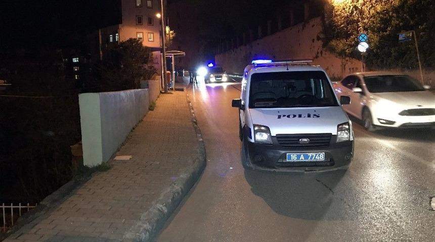 Bursa&rsquo;da Otob&uuml;s Durağındaki Ş&uuml;pheli &Ccedil;anta Polisi Alarma Ge&ccedil;irdi