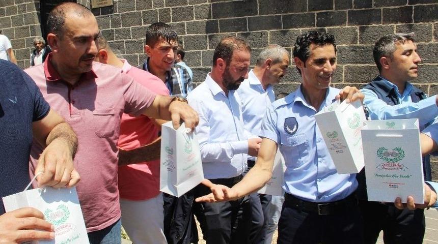 Yenişehir Belediyesinden 500 Kişiye İkram