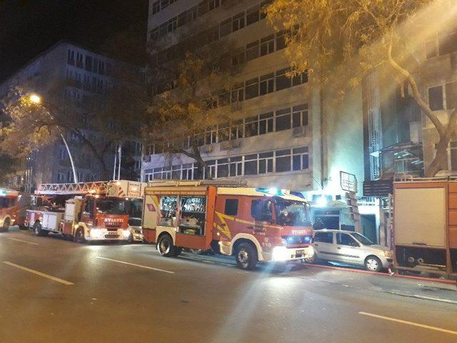 Y&uuml;ksek Se&ccedil;im Kurulu Deposunda Yangın 1