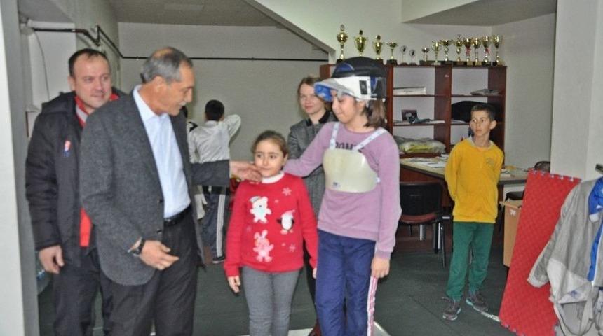 Özdemir Eskirim Sporcularıyla Bir Araya Geldi