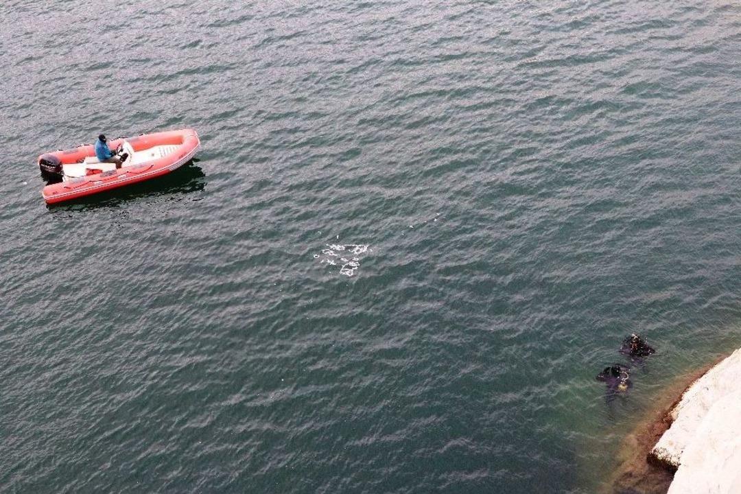 Kayıp &Uuml;niversite &Ouml;ğrencisini Arama &Ccedil;alışmaları Devam Ediyor