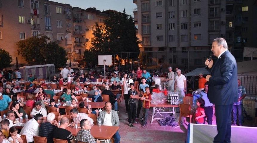 Yunusemre&rsquo;de İftar Sofrası Top&ccedil;uasım&rsquo;da Kuruldu