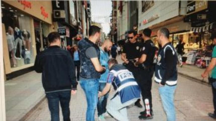 &rsquo;huzur Uygulaması&rsquo;nda Aranan 32 Şahıs Yakalandı