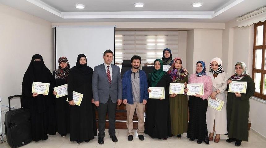 Muratpaşa Mahallesi M&uuml;ştak Baba Bilgi Evinde Sertifika T&ouml;reni