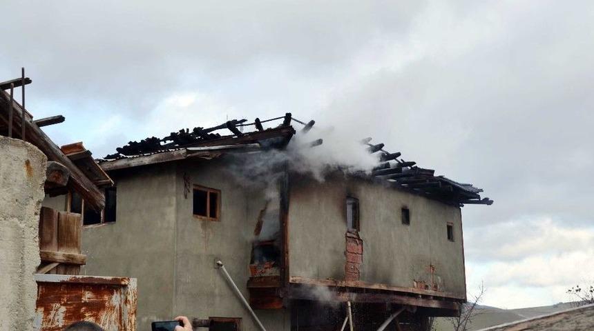 Kastamonu&rsquo;da Ev Yangın: 1 &Ouml;l&uuml;