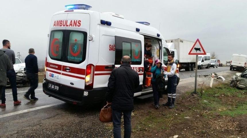 Diyarbakır&rsquo;da Trafik Kazası: 5 Yaralı