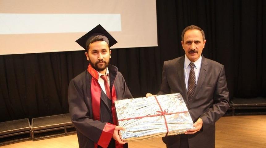 F&uuml; M&uuml;hendislik Fak&uuml;ltesinde Mezuniyet T&ouml;reni