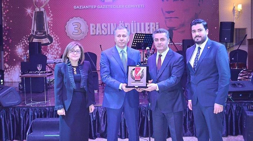 Gazetecilik &Ouml;d&uuml;lleri&rsquo;ne Başvurular Başladı