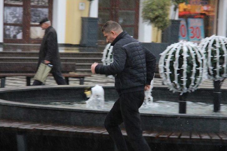 Aniden Bastıran Sağanak Vatandaşları Hazırlıksız Yakaladı G3