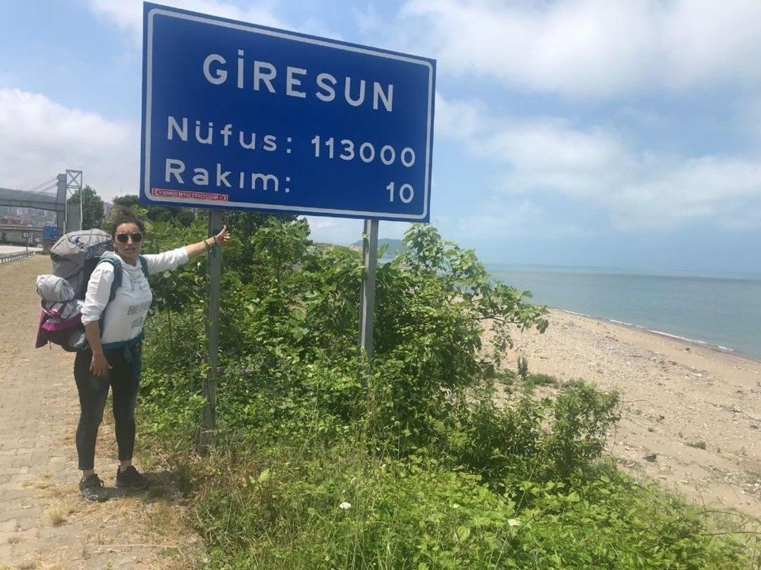 50 Kez Otostopla Ara&ccedil; Değiştirip, 1 Haftada Karadeniz&rsquo;i Gezdiler
