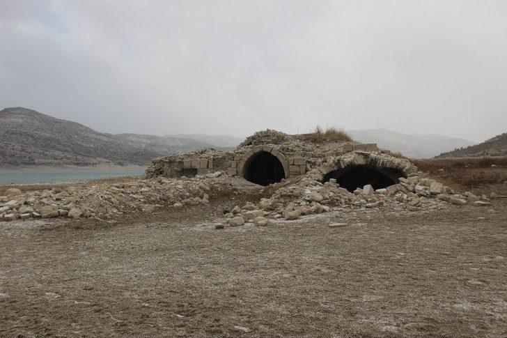 Baraj Suyu Çekildi, Altınapa Hanı Ortaya Çıktı G2