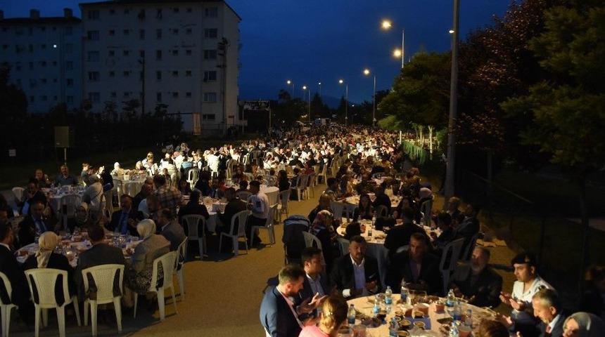 Başkan Ay, Vatandaşlarla Aynı Sofrada